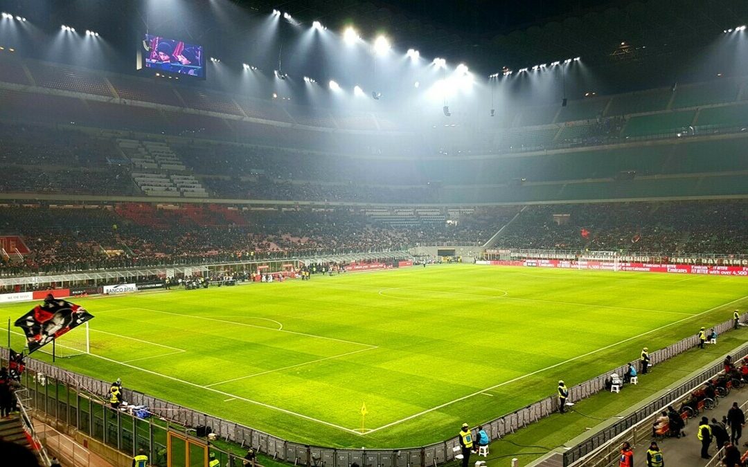 San Siro di notte: comincia la prevendita dei biglietti per Milan-Salernitana