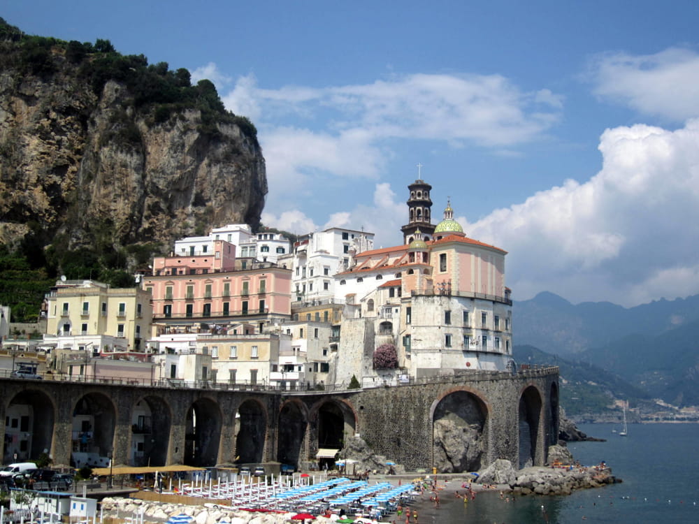 Atrani, l’iniziativa: spiaggia libera ad un euro al giorno