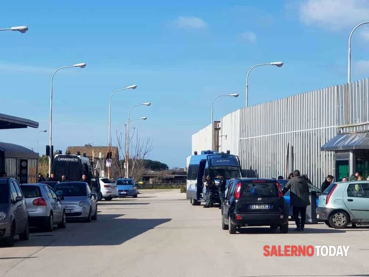 Carcere di Salerno, agente colpito alle spalle e alla nuca da un detenuto