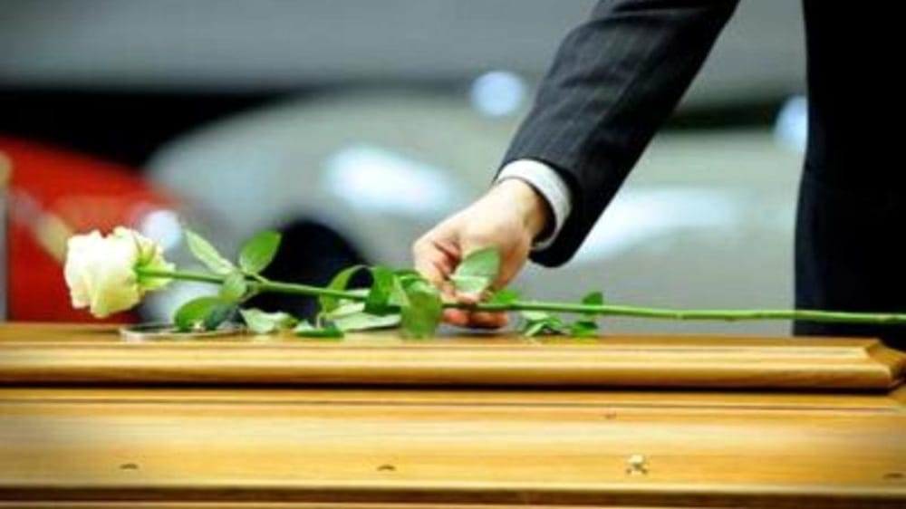 Salerno sportiva a lutto: addio a Tonino Pepe, in tanti ai funerali