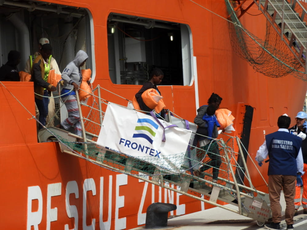 Nuovo sbarco nel porto di Salerno: attesi 184 migranti, 40 sono minorenni