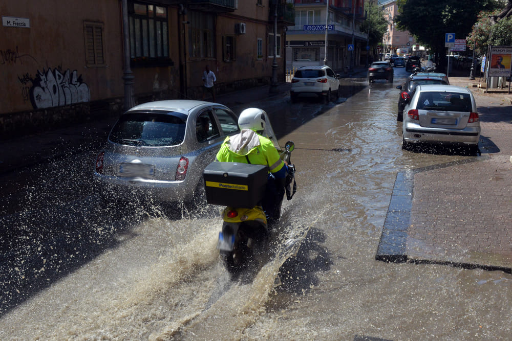 Pioggia e vento, nuova allerta meteo in Campania: le previsioni