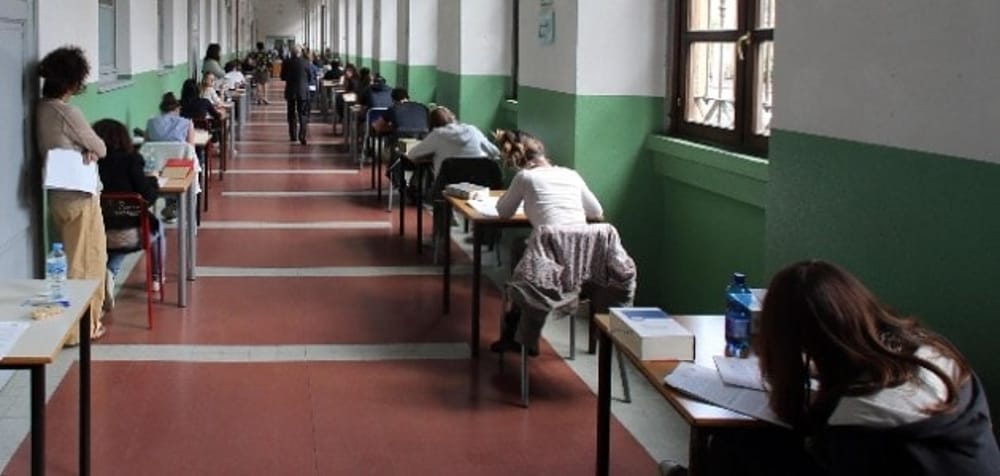 Falsi diplomi per lavorare nelle scuole, indagati in 41