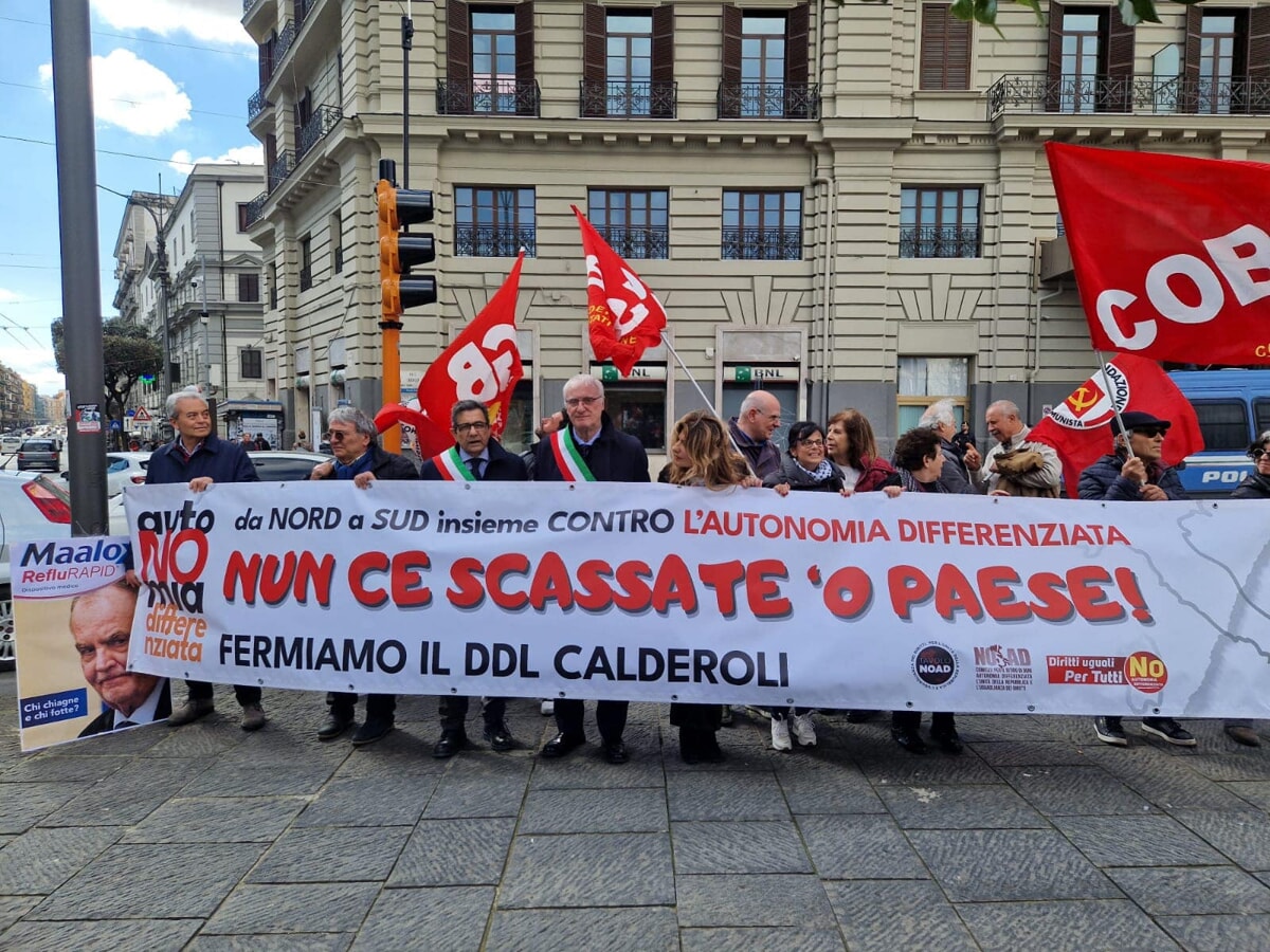 “No” al disegno di legge sull’autonomia differenziata: anche i sindaci salernitani in piazza a Napoli