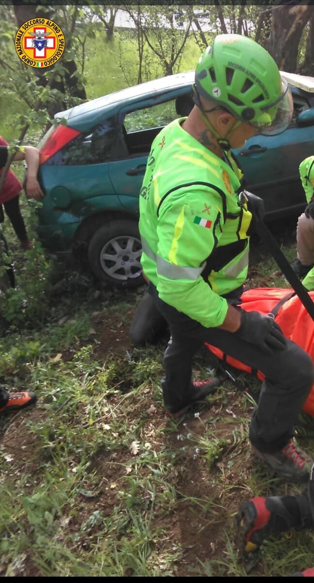 Incidente a Giffoni, auto precipita in una scarpata: grave 58enne