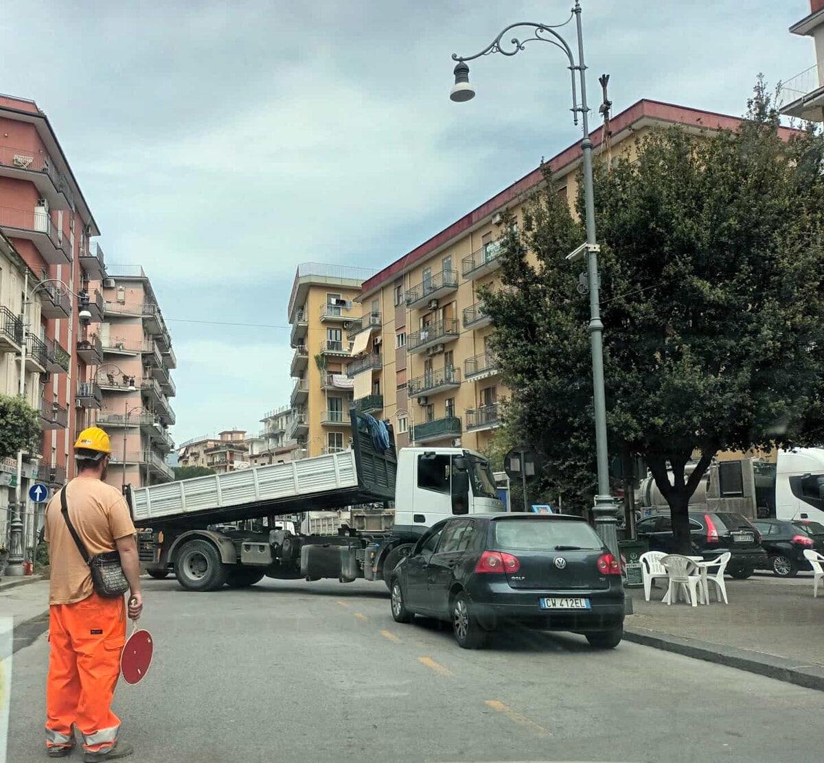 Lavori Enel in via Trento, Pessolano: “Congestionano il traffico della zona”