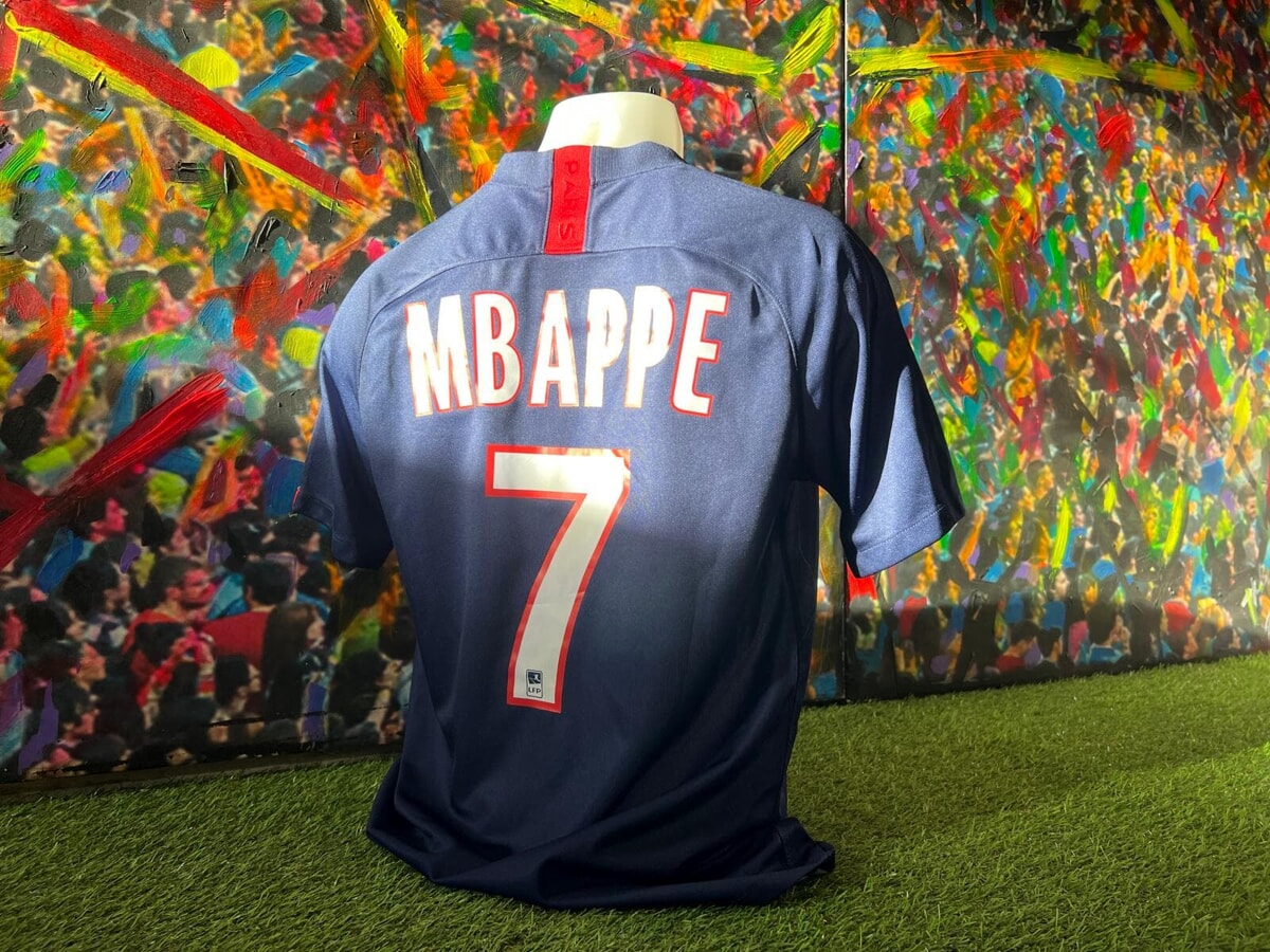 Castellabate, al museo del calcio “Andrea Fortunato” arriva la maglia di Mbappé
