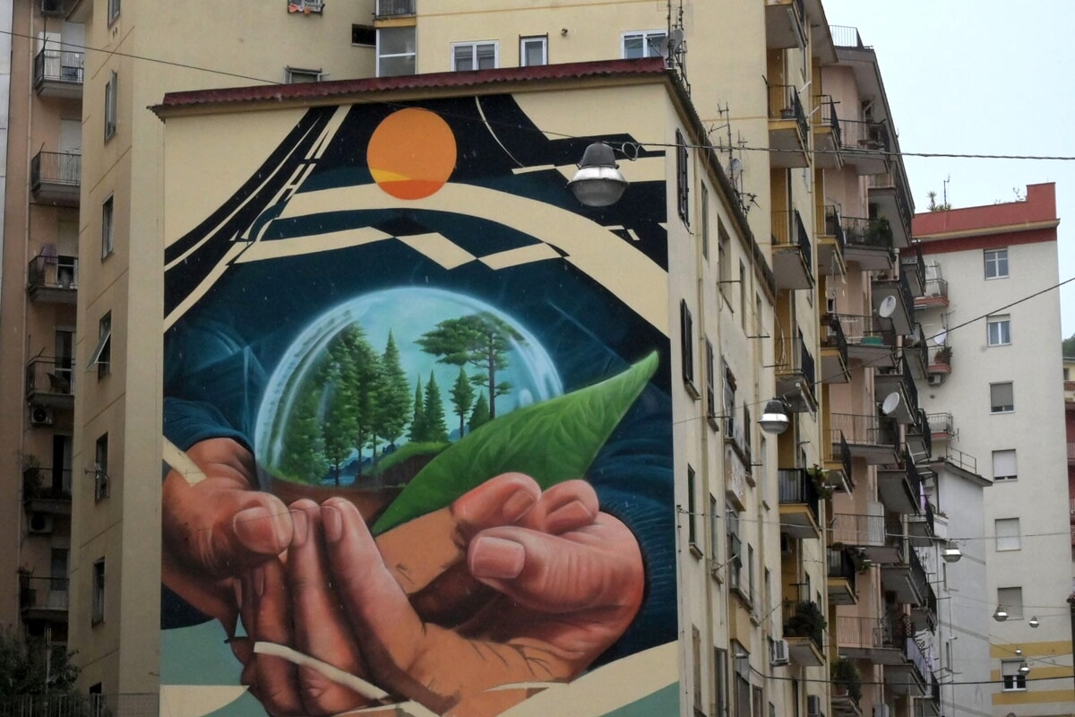 “Green Revolutions”: spicca tra i palazzi il nuovo murales promosso da Toyota con Retake