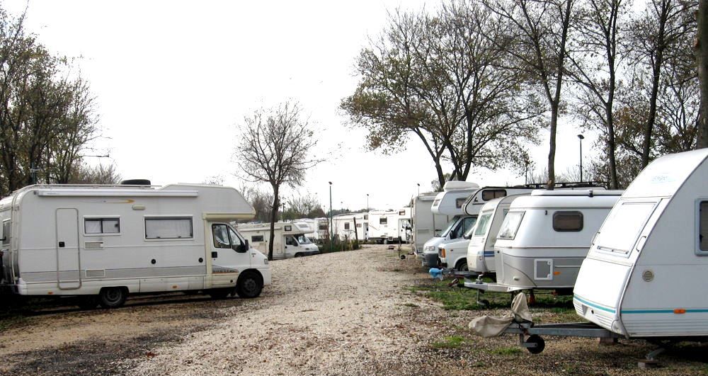 Furto in pieno giorno: rubato un camper di turisti da 100 mila euro