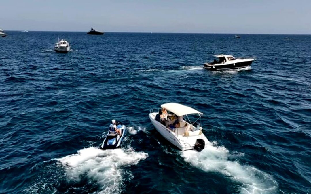 “Mare sicuro”, proseguono i controlli: denunciata persona priva di patente nautica