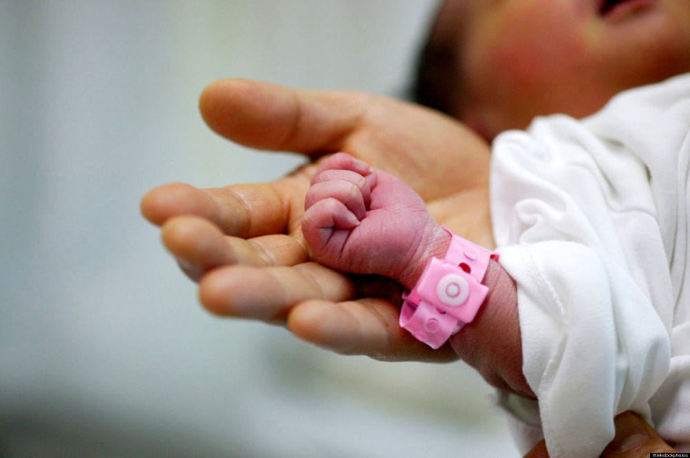 Distacco della placenta al settimo mese: mamma e figlia vive per miracolo