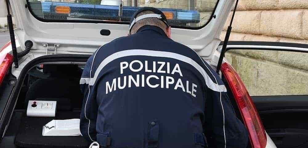 Incidente ad Agropoli: auto si ribalta, un ferito