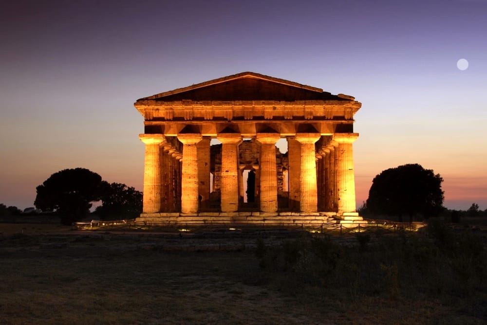 “Tempio di Nettuno affittato per 7mila euro l’ora”: il caso all’attenzione del Ministro Sangiuliano