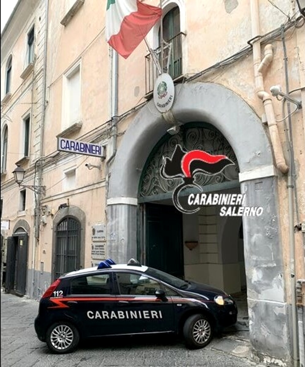 Salerno centro, entra in una boutique e ruba 700 euro: arrestato