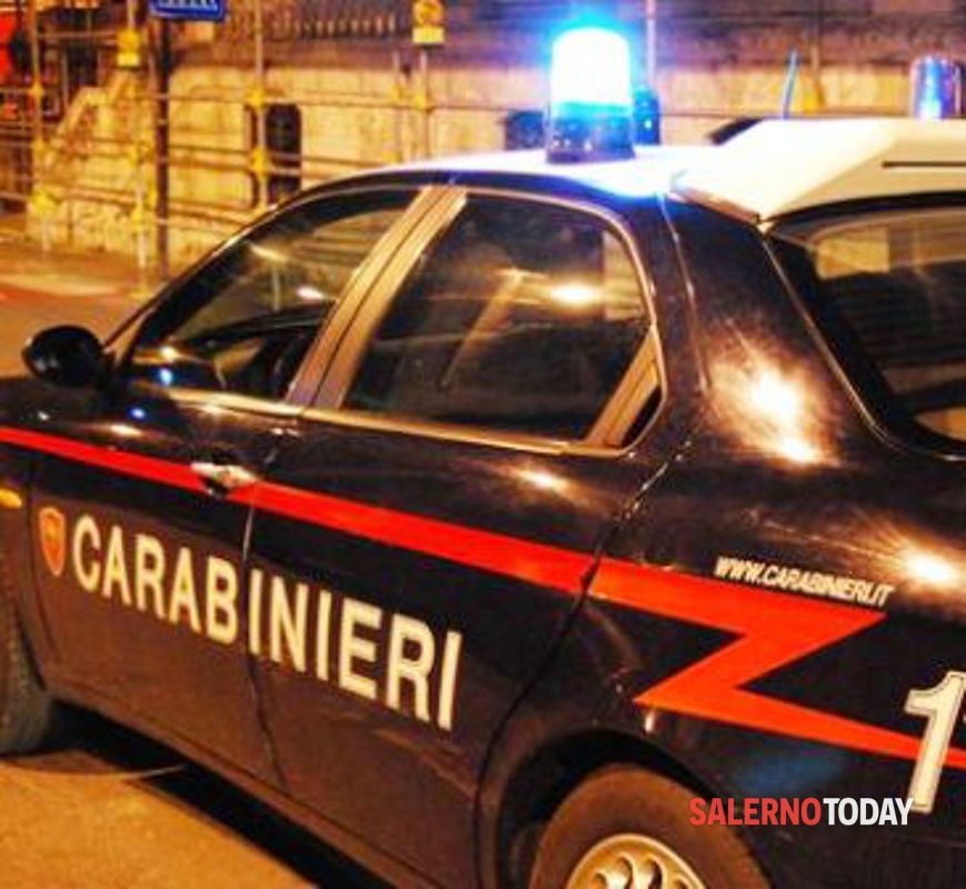 Salerno, furto in tabaccheria: ladri in fuga per l’allarme