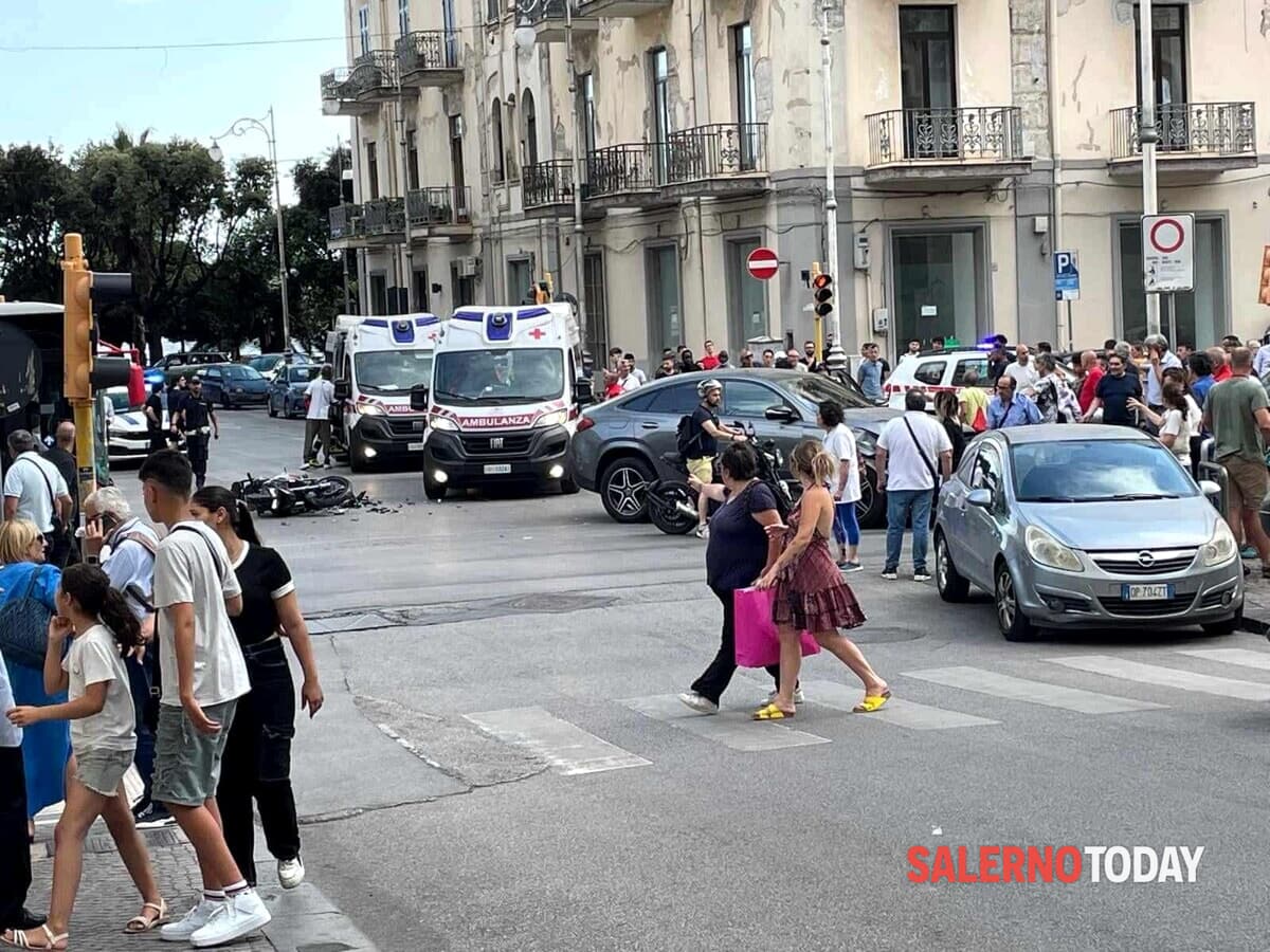 Grave incidente in via Roma, all’altezza delle Poste Centrali