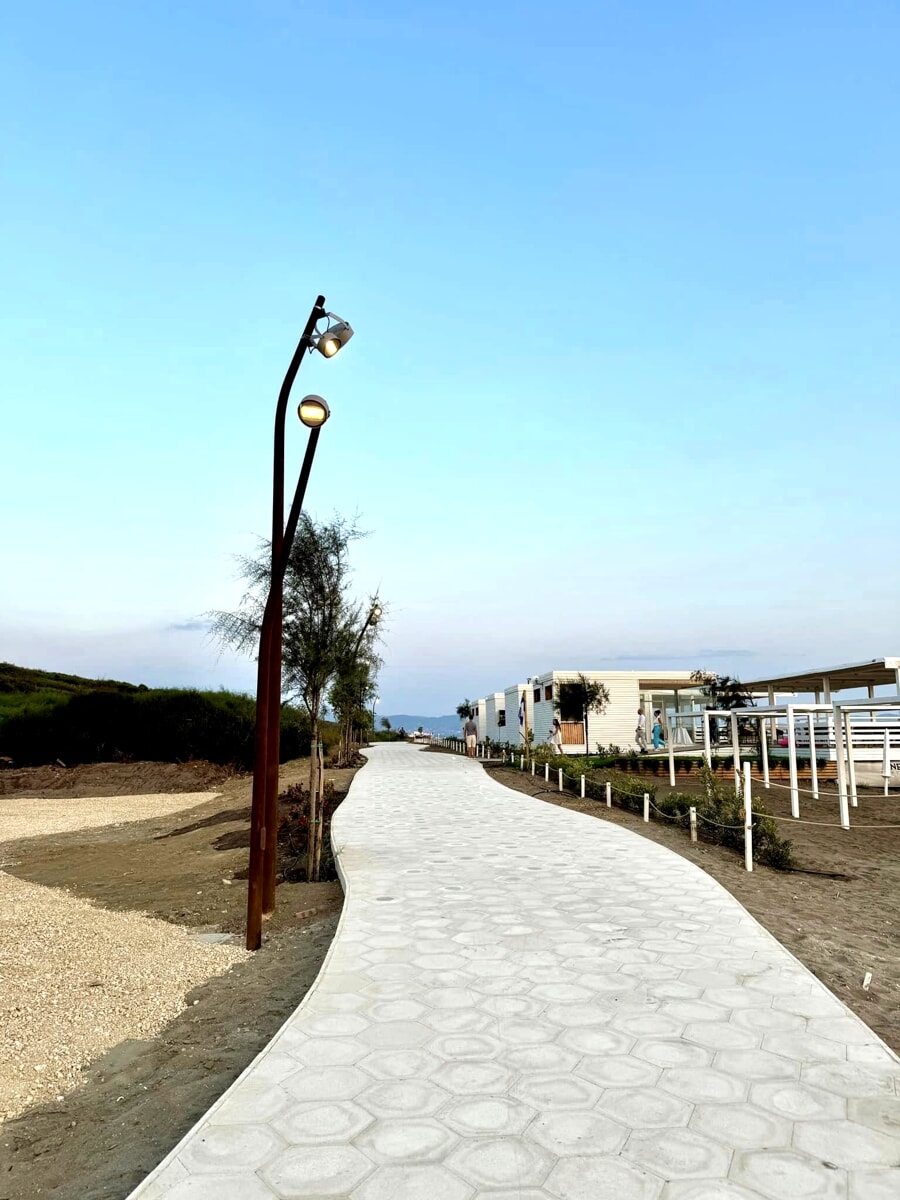 Lungomare di Capaccio Paestum: completato l’impianto dell’illuminazione