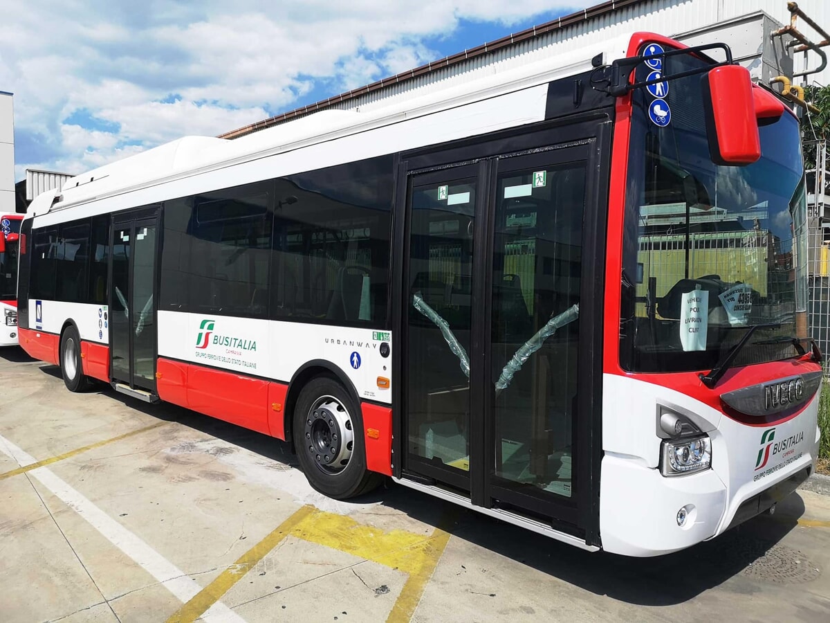 Aggressione su un bus ad Angri, presi di mira i due verificatori di Busitalia